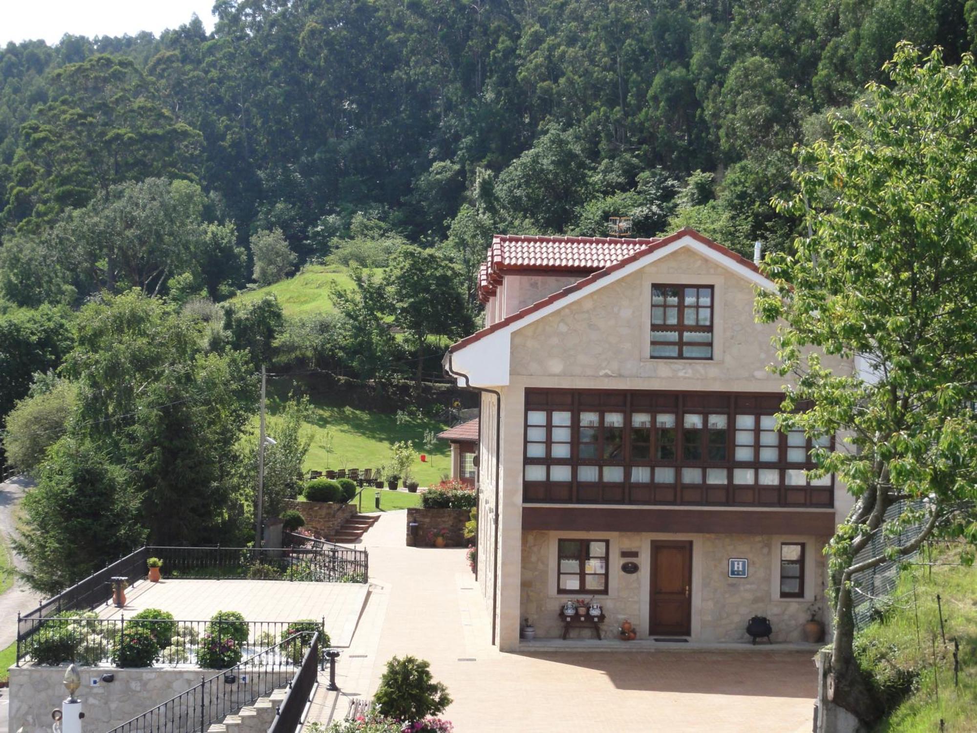 Hotel Mirador De Moriyon Miravalles Екстериор снимка