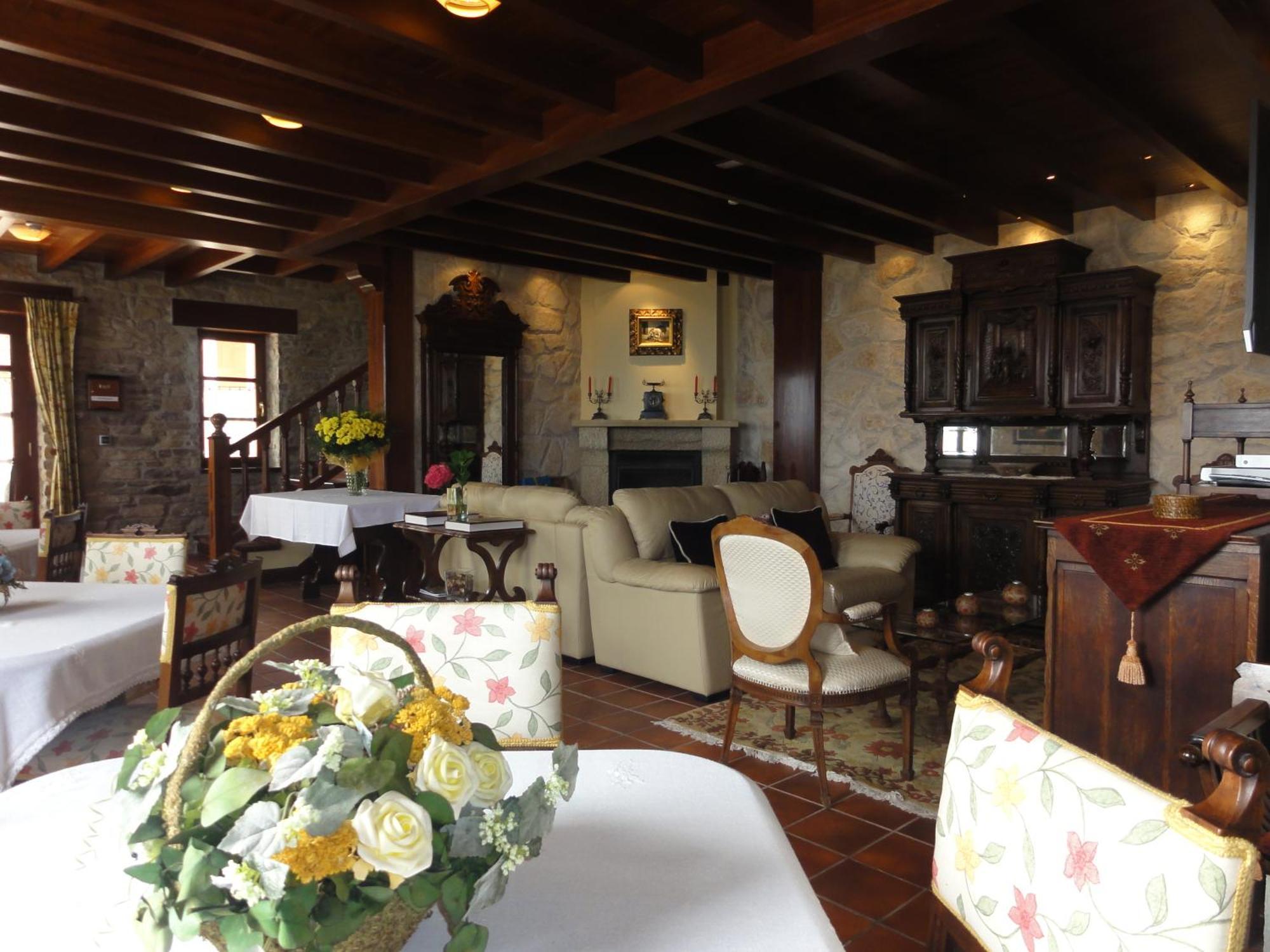 Hotel Mirador De Moriyon Miravalles Екстериор снимка